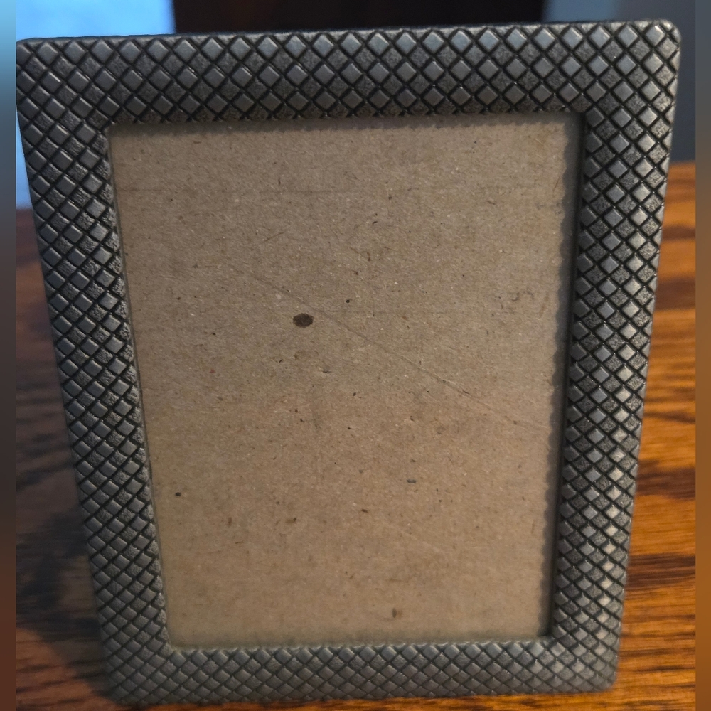 Small Vintage Diamond Textured Pewter-like Picture Frame